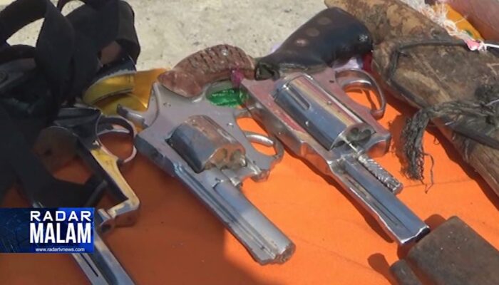 Warga Serahkan 219 Senpi Rakitan Ke Polisi