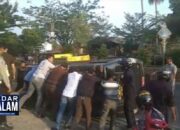 Mobil Pengangkut Tahanan Kejaksaan Terguling