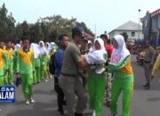 Peserta Gerak Jalan Pingsan  Panitia Lepas Tangan