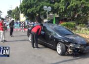 Vertigo Kumat, Mobil Dikendarai Pelajar Tabrak Pohon