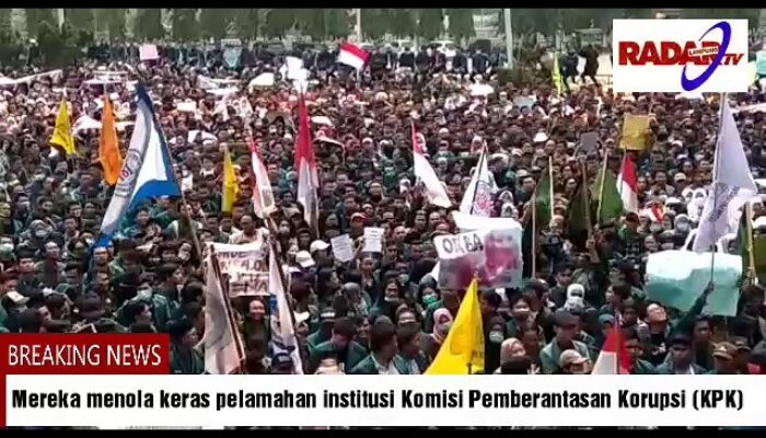 Ribuan Mahasiswa Bergerak Kepung Kantor DPRD Lampung