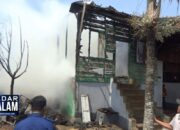 Rumah Panggung Ludes Terbakar