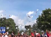 Ratusan Siswa Terbangkan Pesawat Mainan