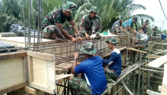 Satgas TMMD ke 106 Kodim 0314/Inhil Reteh Terus Maksimalkan Pembuatan Jembatan Beton