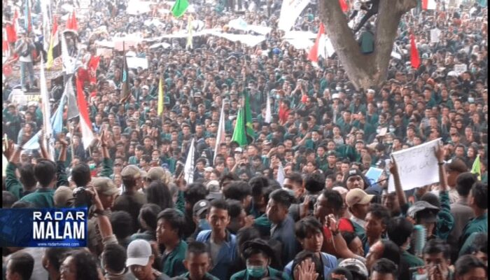 Rezim Tebar Gaduh, Larang Demo Jelang Pelantikan