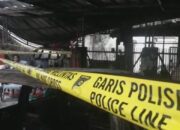 Amuk Jago Merah Dua Mobil, Dua Motor, Satu Rumah