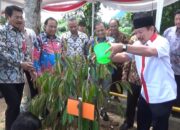 Herman Berikan Ribuan Bibit Ikan dan Durian ke Unila