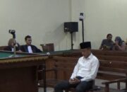 Sama-Sama Menyuap Fee Proyek, Beda Tuntutan