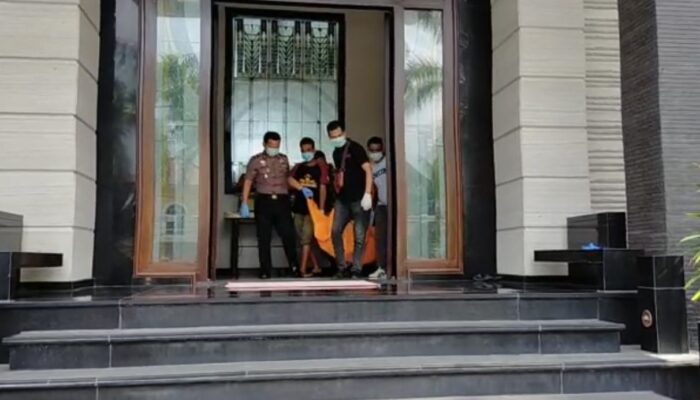 Pria Tewas Mengenaskan di Rumah Mewah