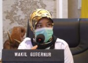 Wagub Nunik Pasang Badan Vaksin Pertama