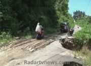 Jalan Penghubung Kota Agung Timur-Limau Rusak Parah