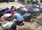 Bebas, 57 Napi Rutan Kotabumi Sujud Syukur