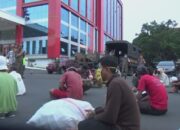 Tak Jera, Manusia Gerobak Tetap ke Jalan