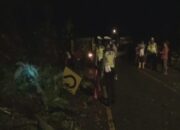 Jalinbar Longsor Arus Lalu Lintas Tanggamus Tersendat