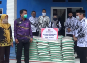 1 Ton Beras Dari PGRI Untuk Negeri
