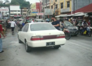 Mobil Sedan Nyaris Terbakar Hebohkan Warga