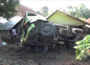 Tonase Lebih, Truk Hantam Rumah Warga