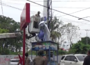 2117 APK dan Baliho Calonkada Bandar Lampung Ditertibkan