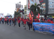 Aksi Demo Gabungan Elemen Buruh Tertib dan Rapi