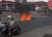 Sepeda Motor Terbakar di SPBU, Warga Panik