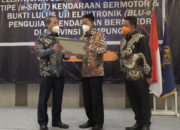 PJS Bupati Lamteng Terima Penghargaan Akreditasi A Uji Kendaraan Bermotor