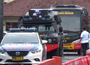 Pengawalan Ketat, Perjalanan 23 Terduga Teroris Dari Lampung ke Jakarta