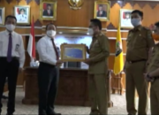 Bupati Zaiful Terima Piagam dari Kemenkeu