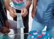 Warga Datangi Lokasi dan Rebutan Air Rendaman Batu Diduga Meteor