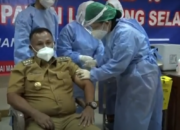 Nanang Ermanto Disuntik Vaksin