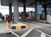 1 Kartu Untuk 2 Kendaraan, Minibus Bawa Pasien Tertahan di Pintu Tol