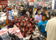 Mal Padat, Covid-19 Intai Kerumunan Warga