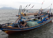 Gelombang Tinggi, Nelayan Tetap Melaut