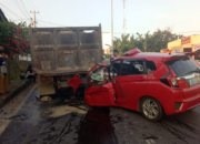 Seruduk Truk, Honda Jazz Ringsek