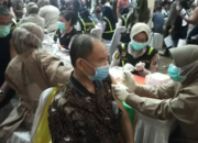 Lampung Serentak Vaksinasi, Antusias Warga Picu Kerumunan