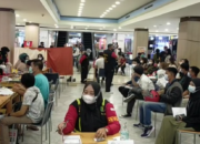 1300 Pengunjung Mal Divaksin