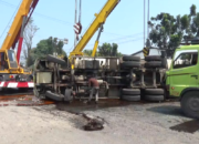 Diseruduk Tronton, Truk CPO Terguling