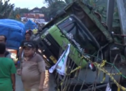 Truk Singkong Rem Blong