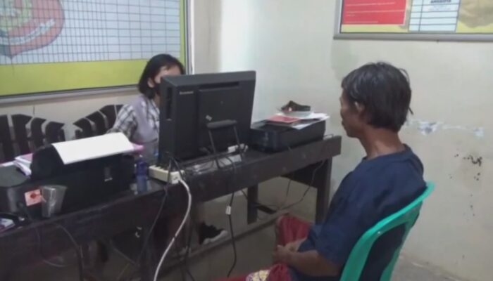 Gadis Remaja Dicemari Ayah Tiri