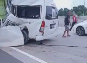 Kecelakaan Maut di JTTS, Toyota Hiace Vs Truk Fuso Empat Tewas