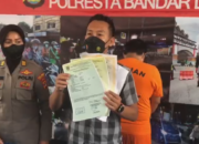 Pemalsuan Dokumen Negara, Libatkan Penjaja Nasgor dan PNS