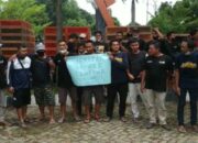 Aksi Damai di PKOR, Tuntut Harga Ayam Turun