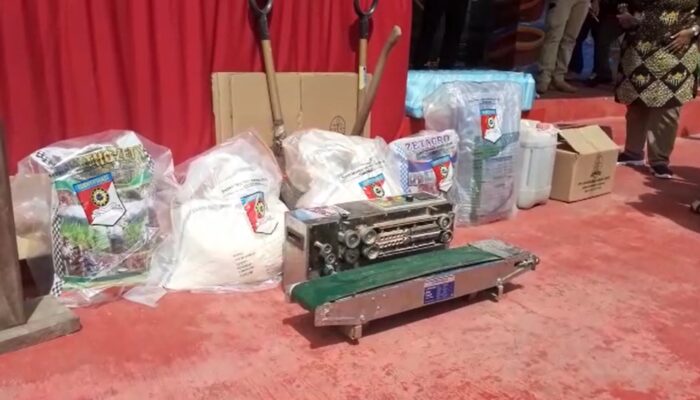 Gudang Produksi 15 Merek Pupuk Ilegal Digrebek Polda Lampung