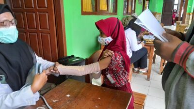 Tuntaskan Vaksinasi Dosis Dua, Sekolah Siap PTM 100 Persen