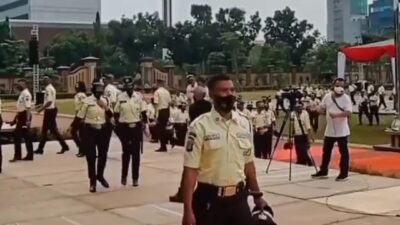 Netizen: Tak Lagi Mirip Polri Tapi Inspektur Vijay