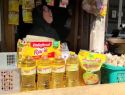 Minyak Goreng Langsung Melimpah di Pasaran Harga Mahal