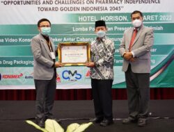 Peduli Kesehatan, Herman HN Raih Penghargaan IAI