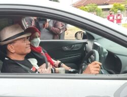 Naik Mobil Listrik Bersama Dahlan Iskan, Eva Dwiana Puas