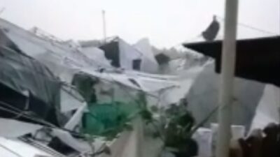 Tenda Pernikahan Roboh Diterjang Angin