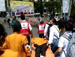 Sejumlah Mahasiswa Demo di DPRD Pingsan, Orasi Beberapa Kali Dihentikan