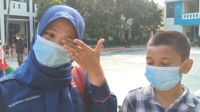 Diterima SMP Favorit, Orang Tua Ini Menangis Haru